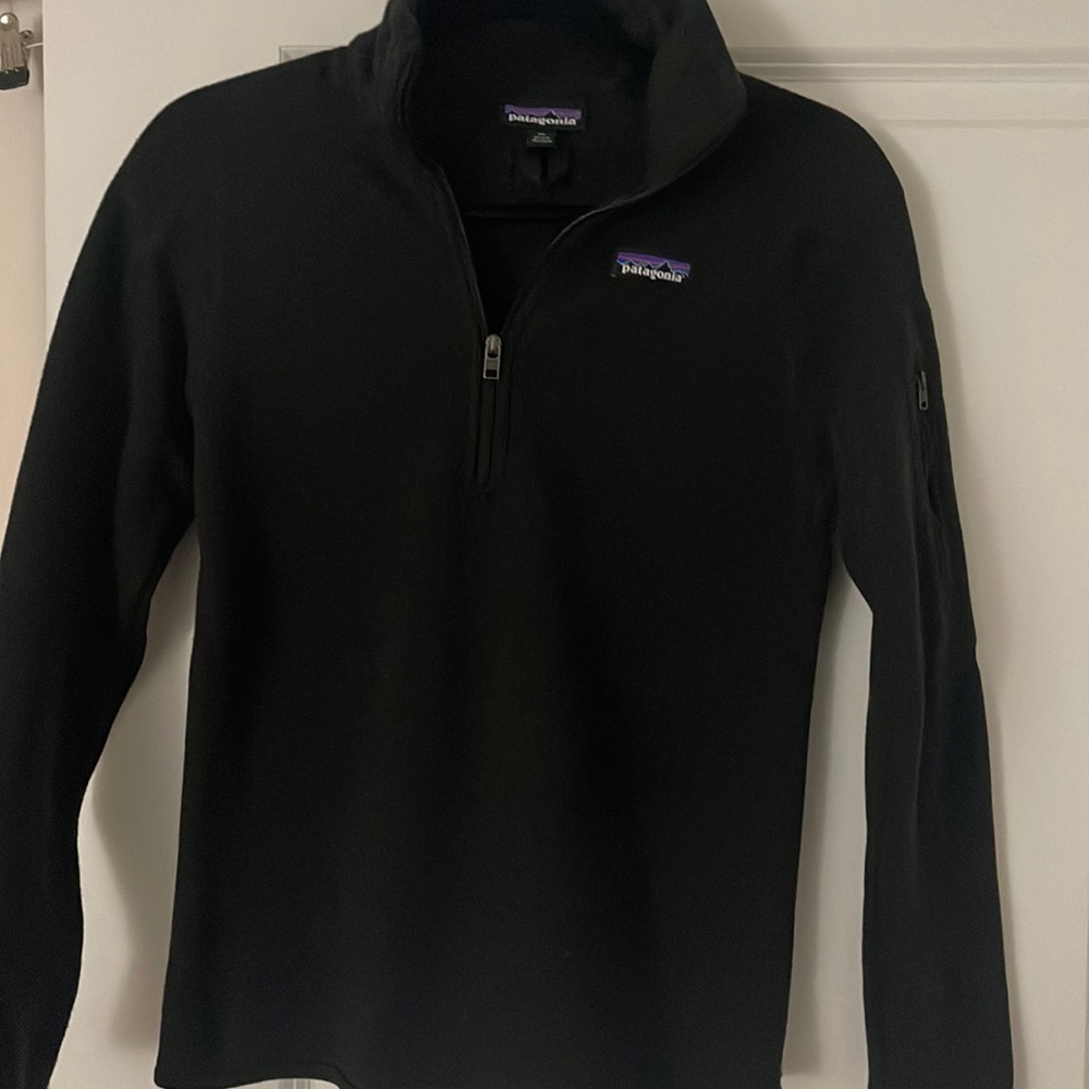 xs Patagonia fleece black